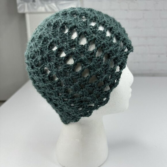 Handmade‎ New Lacy Cloch Lion Brand Re-Spun Recycled Polyester Knit Beanie - M/L - Picture 1 of 10